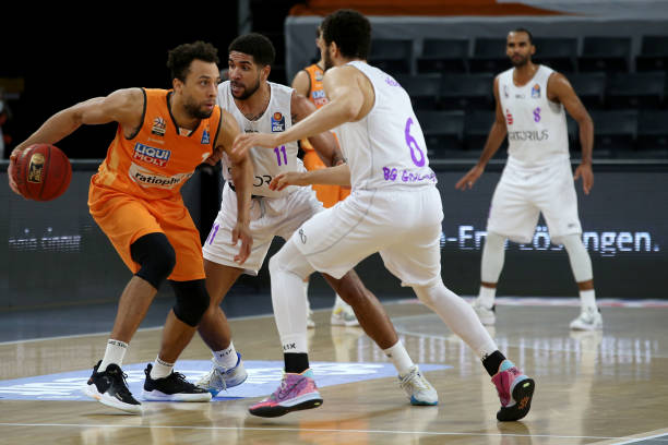 波防守反击 波防守反击